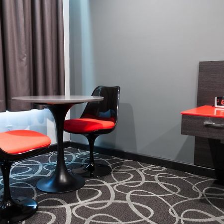 Astro Pasadena Hotel Екстер'єр фото