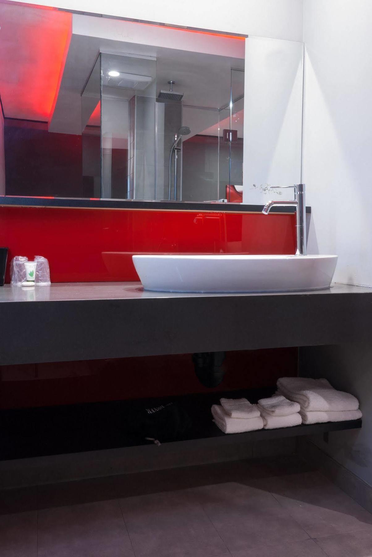 Astro Pasadena Hotel Екстер'єр фото