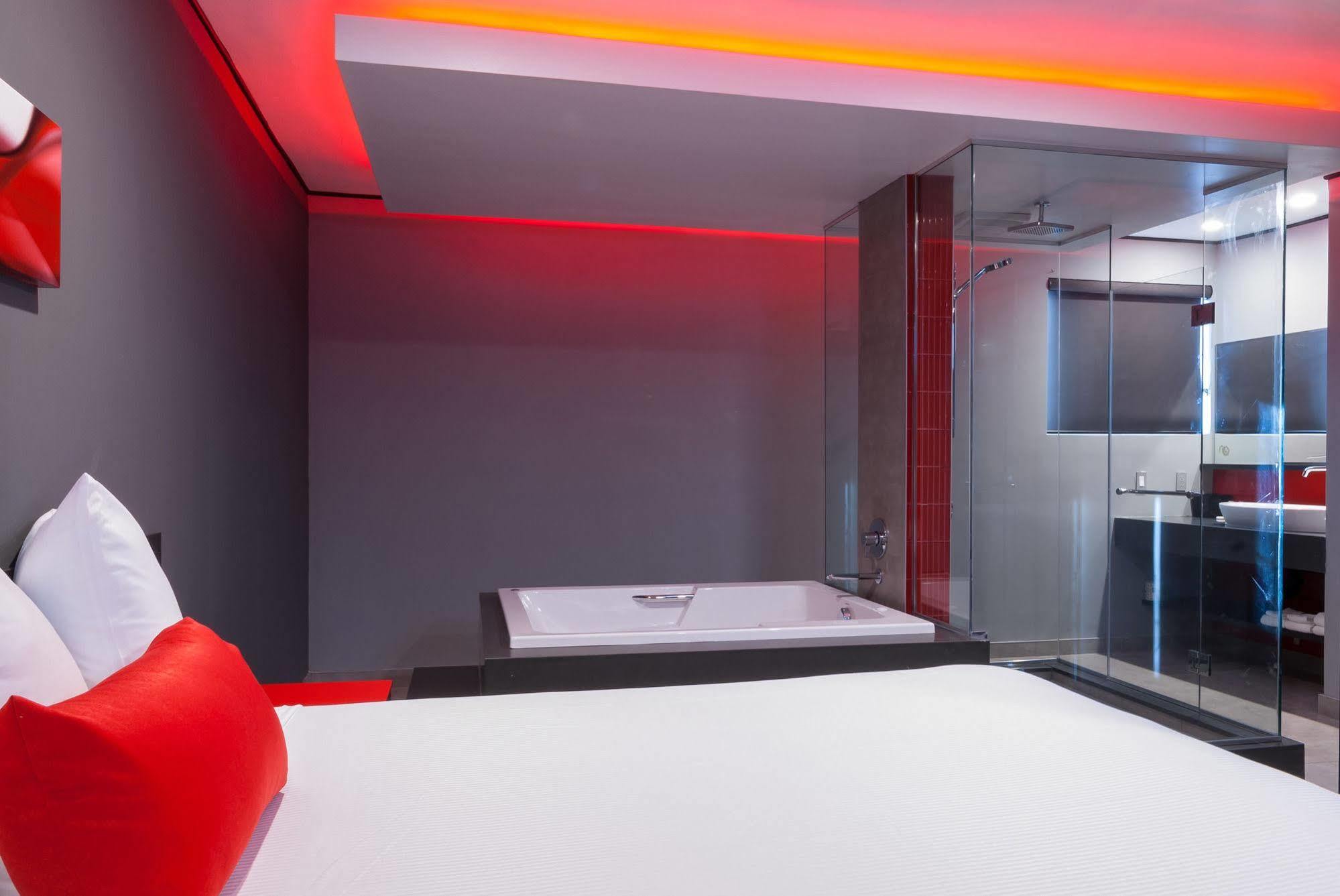 Astro Pasadena Hotel Екстер'єр фото