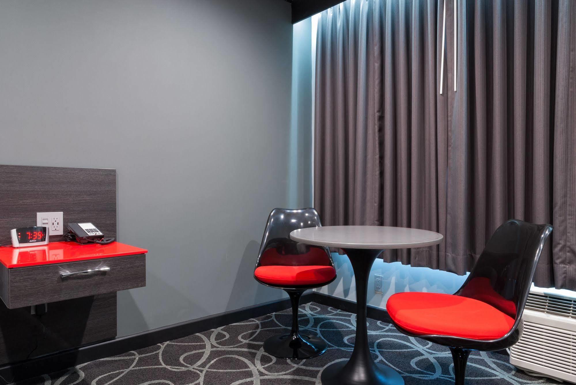 Astro Pasadena Hotel Екстер'єр фото